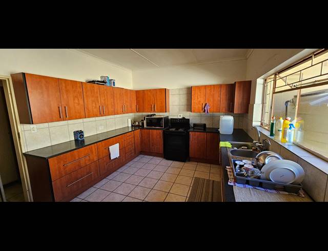 5 BEDROOM HOUSE FOR SALE IN WELGELEGEN